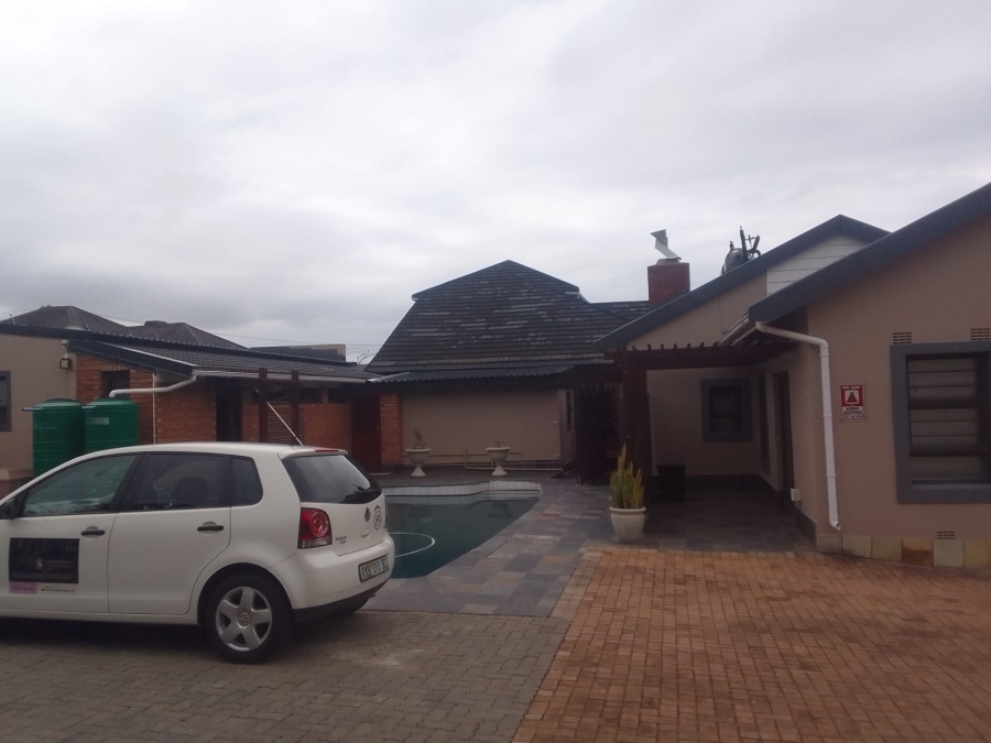 To Let 3 Bedroom Property for Rent in Selborne Eastern Cape